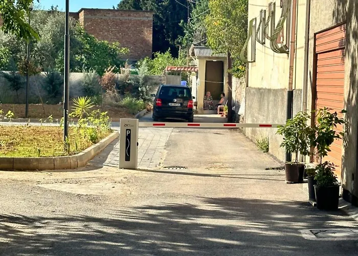 Luxury With Parking * Тирана