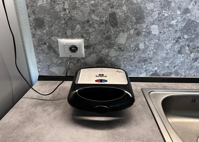 Luxury With Parking Tiran