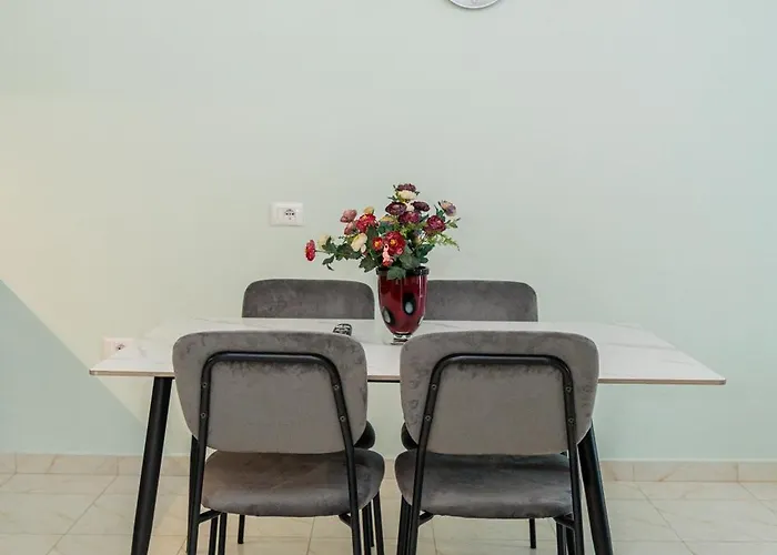 Luxury With Parking Apartman *